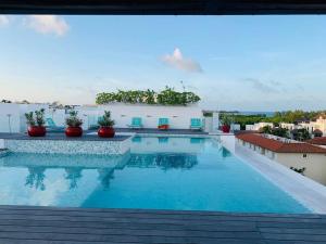 Beautiful Bali-Boho design Loft - Two blocks from sea