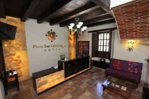 HOTEL PLAZA SAN CRISTOBAL INN - 科米坦德多明格斯