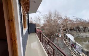 Zomsa Inn by StayApart