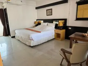 Borarn House - Makkaszan