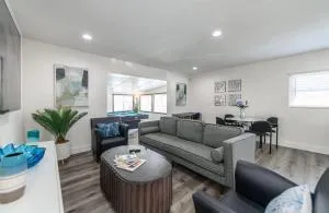 Spacious Disneyland 5 Bedroom 4 Bath House with Game Room - ارتيزيا