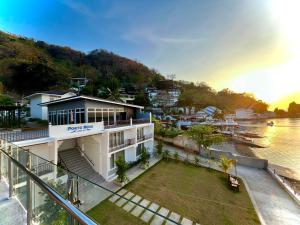 Porto Novo Anilao Dive and Leisure Resort