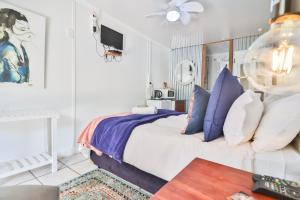 Snooze-A-Lot Guesthouse