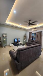 AY Homestay Midtown Falim