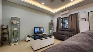 AY Homestay Midtown Falim - Menglembu