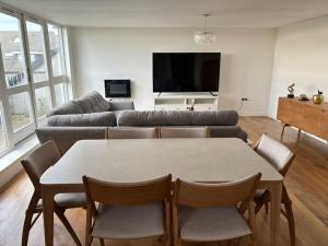 obrázek - Lovely 3 bedroom penthouse apartment near Heathrow