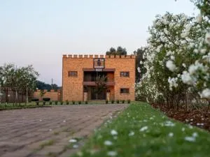 Castle Walk Estate - Baviaanspoort