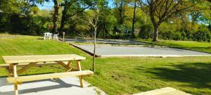 Campings CAMPING LES EMBRUNS 3* : photos des chambres