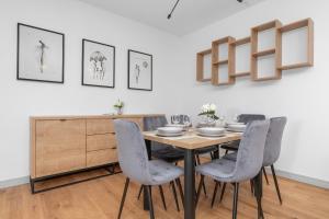 Elegant Apartment in Gdańsk with Sauna, Gym and Parking by Renters