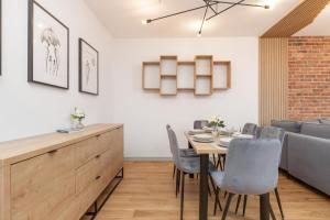 Elegant Apartment in Gdańsk with Sauna, Gym and Parking by Renters