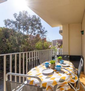 EST1-SPACIOUSS appartment in the BEACH, BBQ, downtonwn, parking, fast WIFI Fibre