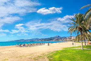 EST1-SPACIOUSS appartment in the BEACH, BBQ, downtonwn, parking, fast WIFI Fibre