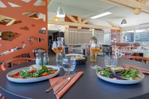 Hotels KYRIAD MARSEILLE EST - Aubagne Gemenos : photos des chambres