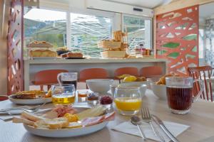 Hotels KYRIAD MARSEILLE EST - Aubagne Gemenos : photos des chambres
