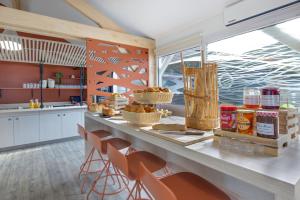 Hotels KYRIAD MARSEILLE EST - Aubagne Gemenos : photos des chambres