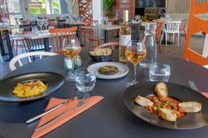 Hotels KYRIAD MARSEILLE EST - Aubagne Gemenos : photos des chambres