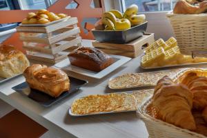 Hotels KYRIAD MARSEILLE EST - Aubagne Gemenos : photos des chambres