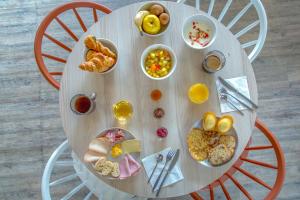 Hotels KYRIAD MARSEILLE EST - Aubagne Gemenos : photos des chambres