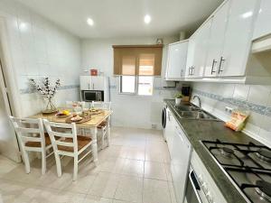 GATU LUCIA 3dormit 2 baños terraza aire acc "preferente para mayores de 25 años y familias "