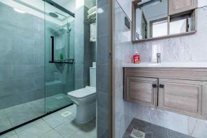 The Quiet One In Kileleshwa with a fireplace