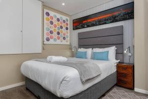 Mount Carmel - secure, cozy and great location