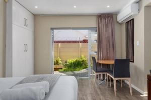 Mount Carmel - secure, cozy and great location