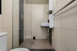 Mount Carmel - secure, cozy and great location