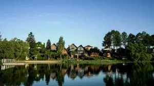 Klimatyczny domek nad brzegiem jeziora - Żuromino