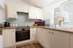 Upper Instow Beach Cottage