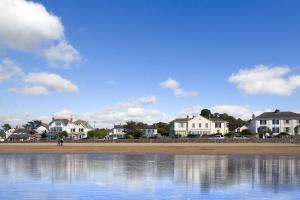 Upper Instow Beach Cottage