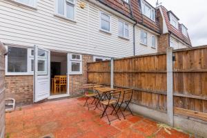 Spacious 4BD Home near ExCel London!