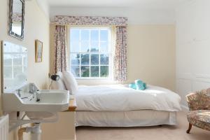Upper Instow Beach Cottage