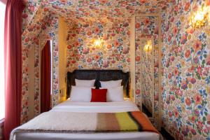 Superior Room room in Hôtel Gabriel Paris