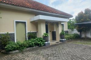 Capital O 93872 Natura Guest House Syariah Near alun alun kota purwokerto
