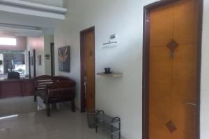 Capital O 93872 Natura Guest House Syariah Near alun alun kota purwokerto