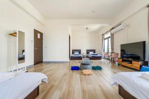 Phòng Gia Đình Có Ban Công (Family Room with Balcony)