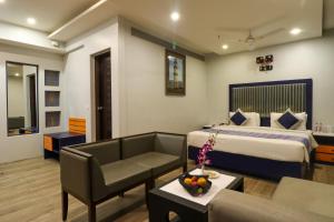 Regenta Inn Vadodara, 500m from Railway Station