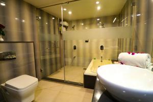 Regenta Inn Vadodara, 500m from Railway Station