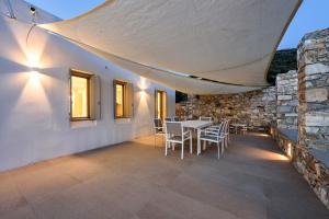 Stunning new villa with great pool area, magnificent panoramic sea view - Paros
