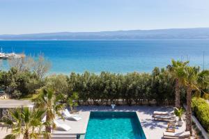 New Luxury Beach Villa