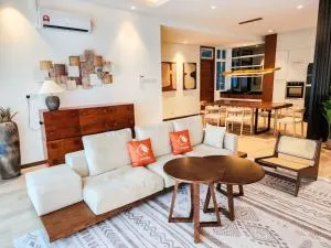 Railway Stylish Homestay (3BR3B) 6pax by Cowidea - Selong Village