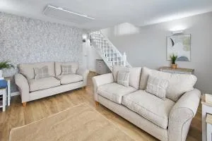 Host & Stay - Emilyn House - Whitburn