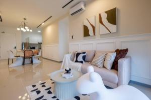 Chic Getaway Sweet Families3BR2Bath8pax, Aeon, MITEC