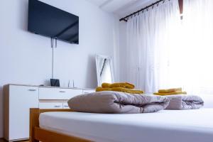 Sea View Retreat With 170Mbps WiFi And Sunny Balcony