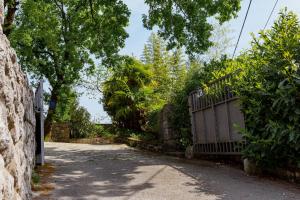 Sea View Retreat With 170Mbps WiFi And Sunny Balcony