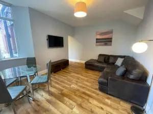 Delightful home in Manchester - Moston