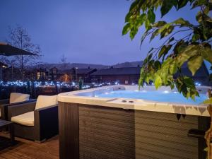 Villa Halla 1&2 - 16 hlö, Molemmat puolet, Both sides, HimosYkkösen alue