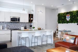 Modern SA Home Nr DT River Walk Alamo WiFi