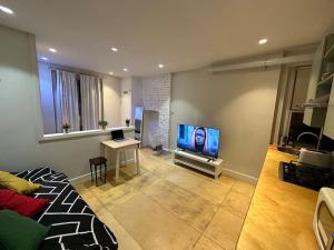 Comfortable flat near Portobello Rd