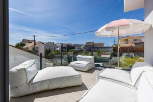 Poolside oasis by Caparica beach